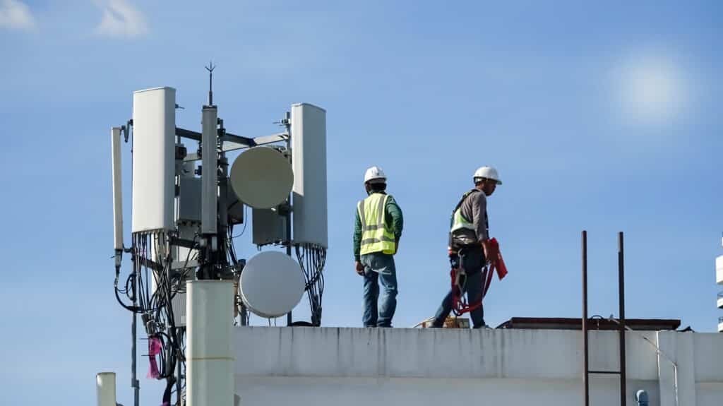 Communication signal tower