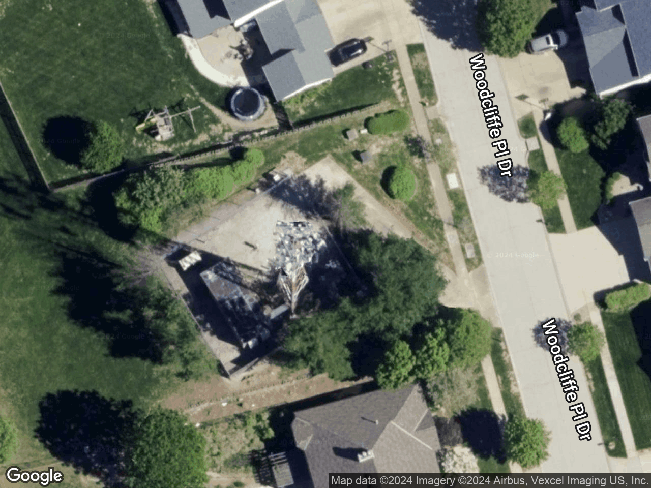 132 Woodcliffe Place Drive CHESTERFIELD MO 63005 - Rooftop Antenna - Cell Tower