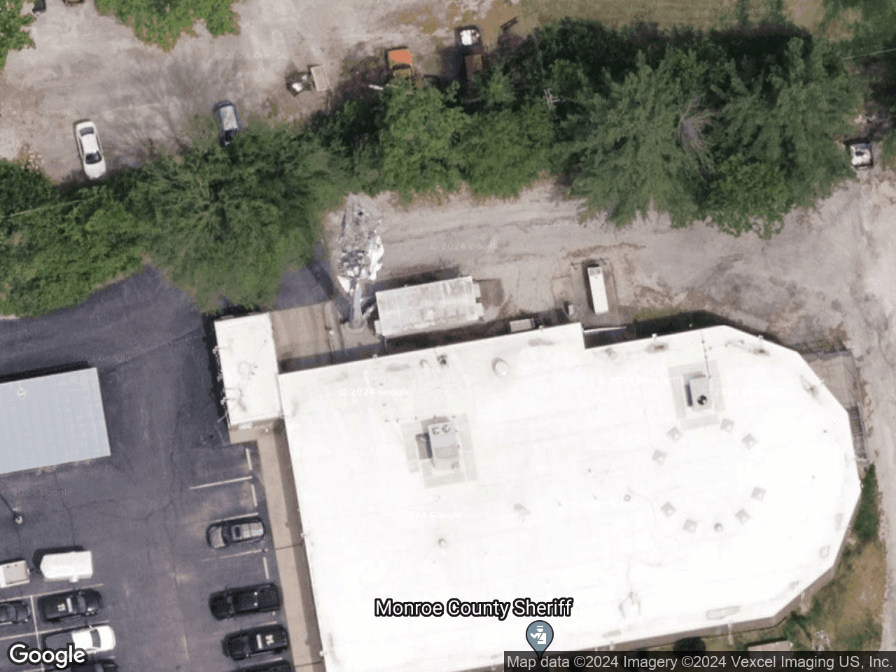 225 EAST THIRD STREET WATERLOO IL 62298 - Rooftop Antenna - Cell Tower