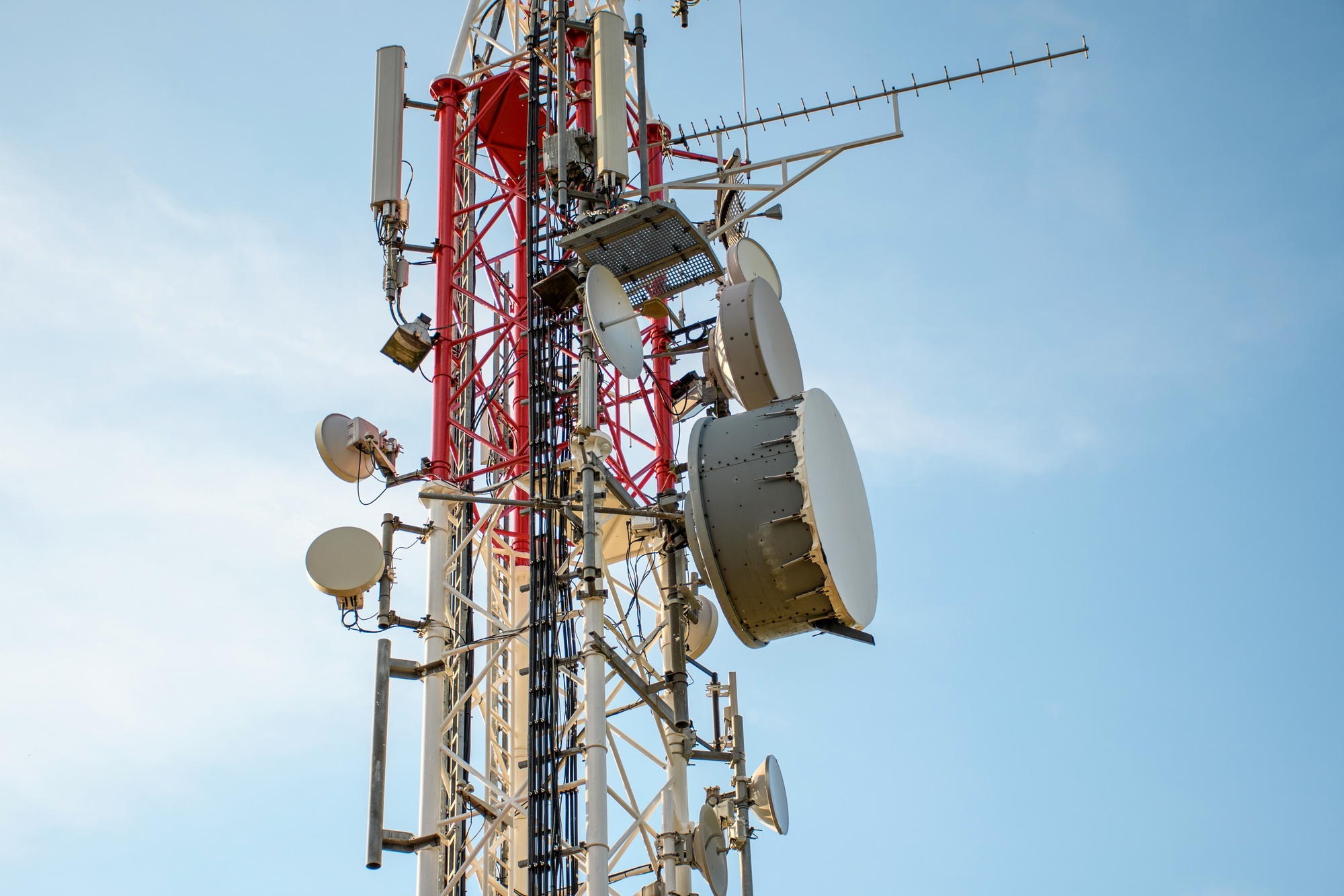 Buyout Market Report for Cell Tower & Rooftop Antenna Leases (August 2025)